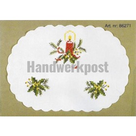 kreuzstichdeckchen kaars met hulst en dennentakken, wit