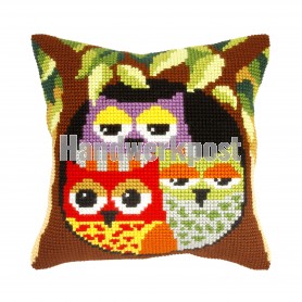 kreuzstichkissen uil met jongen in nest