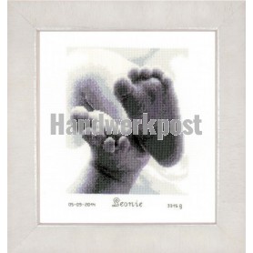 stickpackung babyvoetjes, geburt leonie