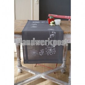 stielstichläufer witte bloemen met gras, grijs