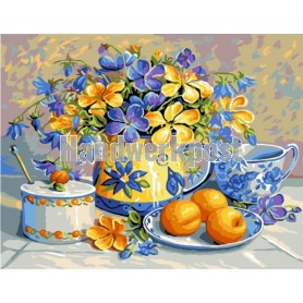 stramin stilleben, blauw/gele bloemen met abrikozen