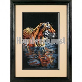 stickpackung tijger in het water