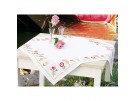 decke rose bloemen, wit mit aida kante
