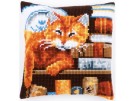 kreuzstichkissen poes op de boekenplank
